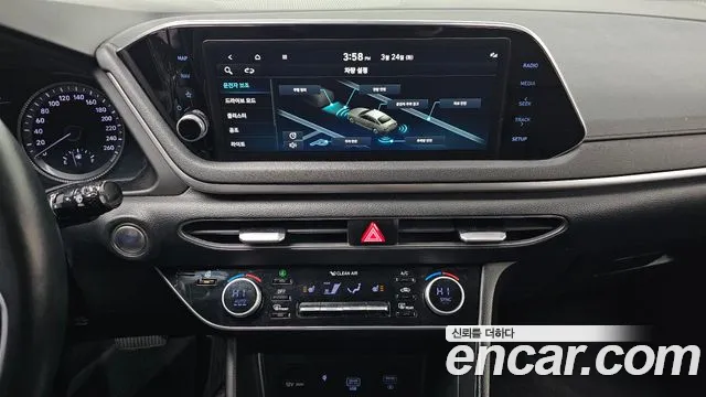 Hyundai Sonata 2022 — фото 19