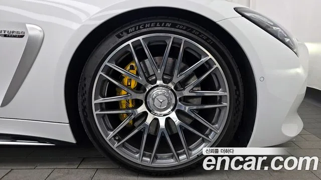 Mercedes-Benz AMG GT 2025 — фото 5