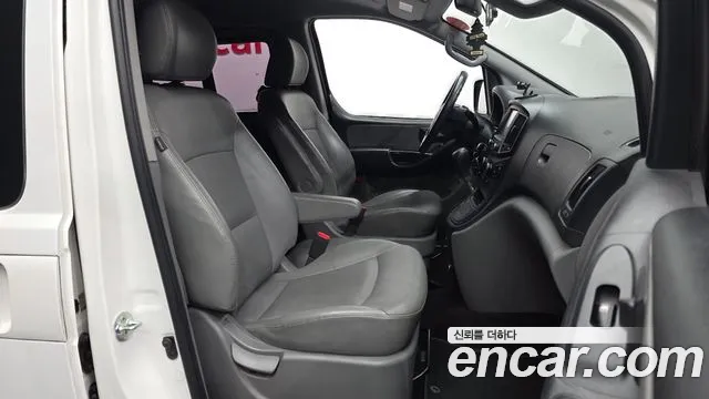 Hyundai Starex 2018 — фото 11