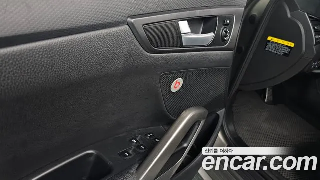 Hyundai Veloster 2016 — фото 18