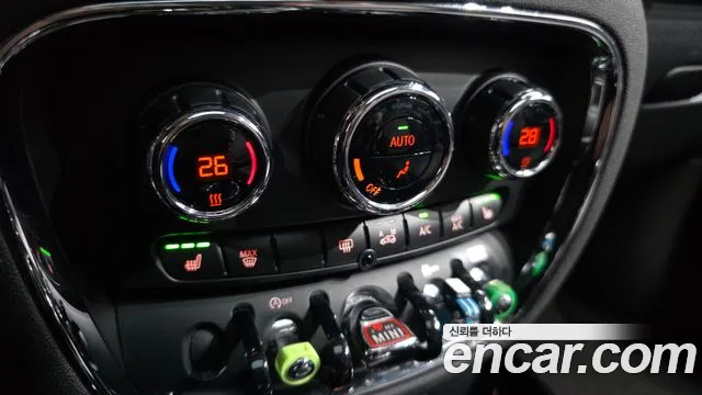 Mini Clubman 2023 — фото 16