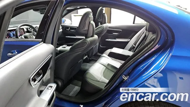 Mercedes-Benz C-Class 2022 — фото 11