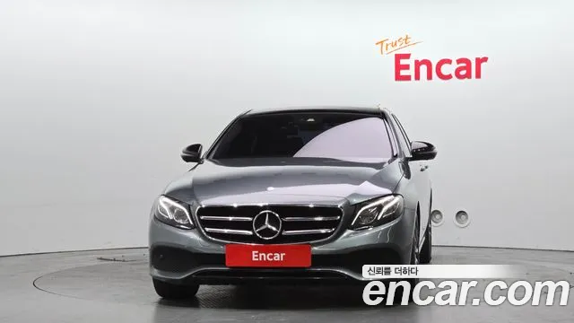 Mercedes-Benz E-Class 2017 — фото 3