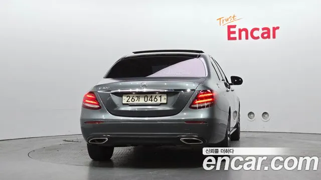 Mercedes-Benz E-Class 2017 — фото 4