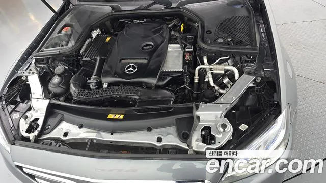 Mercedes-Benz E-Class 2017 — фото 6