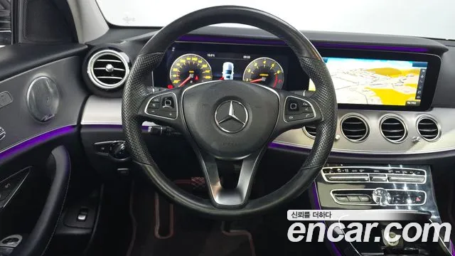 Mercedes-Benz E-Class 2017 — фото 13