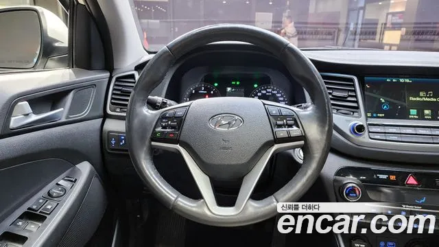 Hyundai Tucson 2017 — фото 20