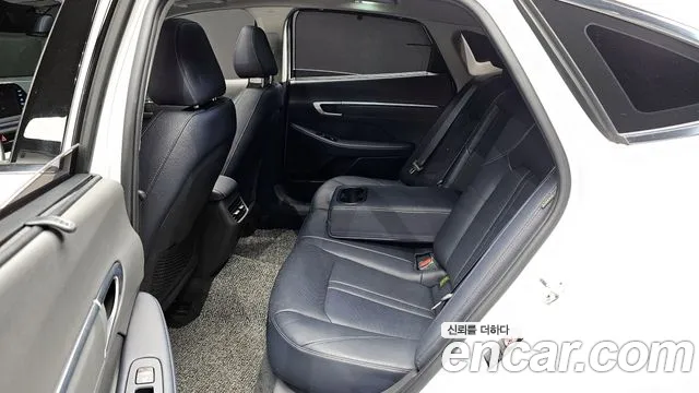 Hyundai Sonata 2020 — фото 11