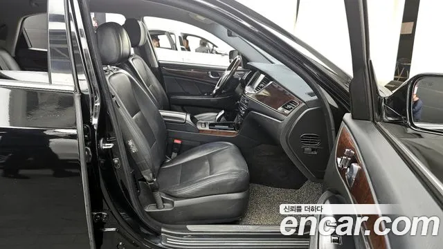 Hyundai Equus 2013 — фото 11