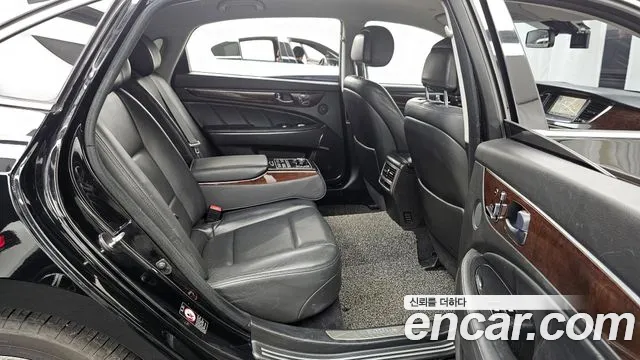 Hyundai Equus 2013 — фото 12