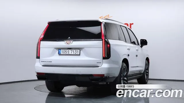Cadillac Escalade 2022 — фото 1