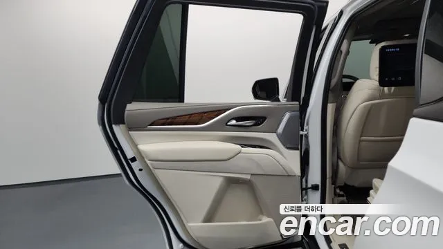 Cadillac Escalade 2022 — фото 14