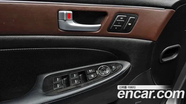 Hyundai Genesis 2013 — фото 17