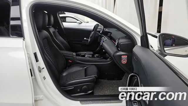 Mercedes-Benz A-Class 2020 — фото 11