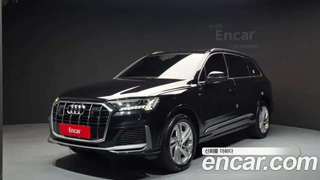 Audi Q7 2021 — фото 1