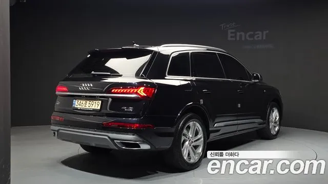 Audi Q7 2021 — фото 2