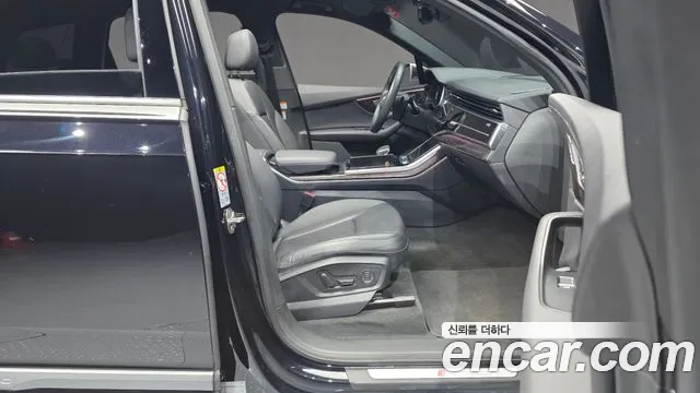 Audi Q7 2021 — фото 17