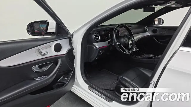 Mercedes-Benz E-Class 2021 — фото 10