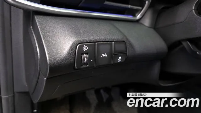 Hyundai AVANTE 2021 — фото 17
