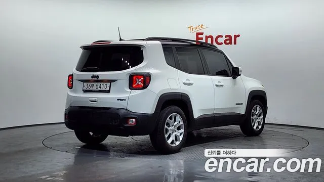 Jeep Renegade 2018 — фото 2