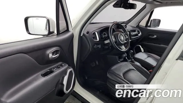 Jeep Renegade 2018 — фото 13