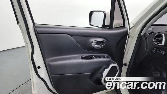 Jeep Renegade 2018 — фото 14