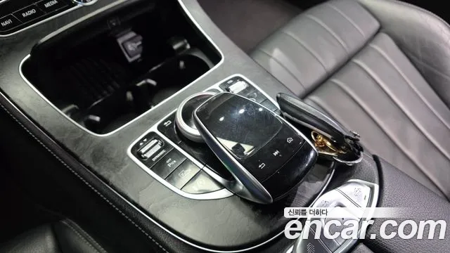 Mercedes-Benz E-Class 2019 — фото 12