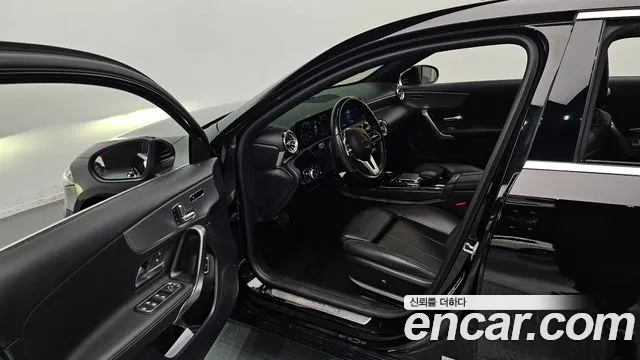 Mercedes-Benz A-Class 2021 — фото 13