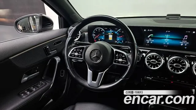 Mercedes-Benz A-Class 2021 — фото 17