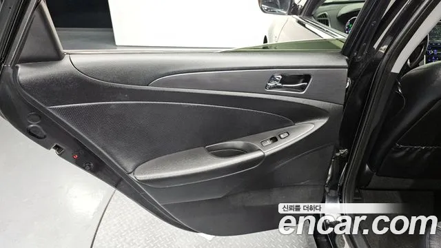 Hyundai Sonata 2014 — фото 14