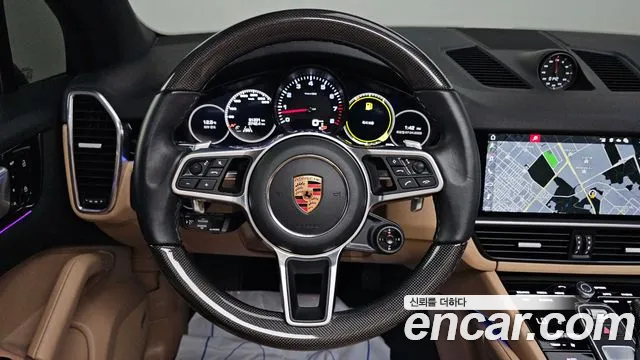 Porsche Cayenne 2020 — фото 14