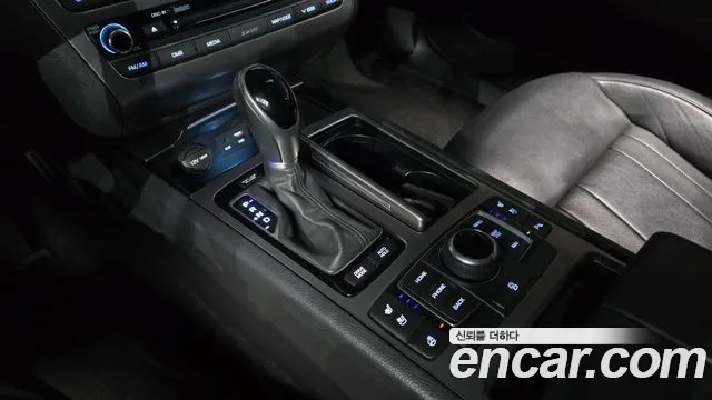 Hyundai Genesis 2016 — фото 12