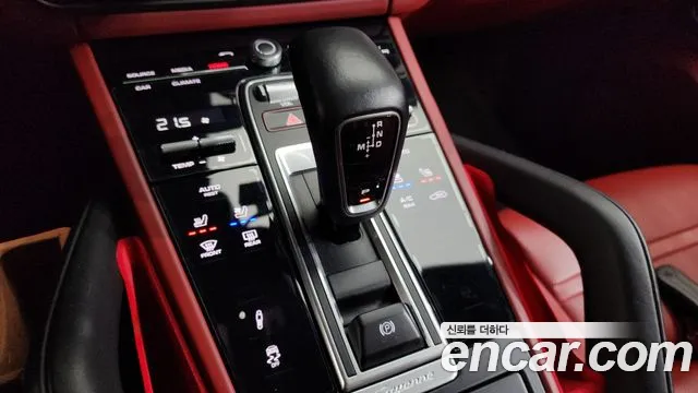 Porsche Cayenne 2020 — фото 12