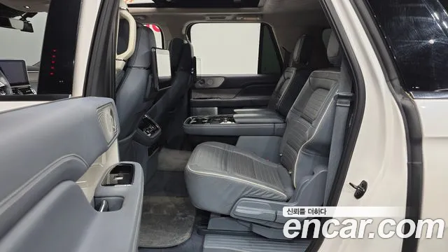 Lincoln Navigator 2019 — фото 11