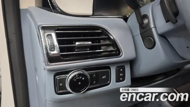 Lincoln Navigator 2019 — фото 13