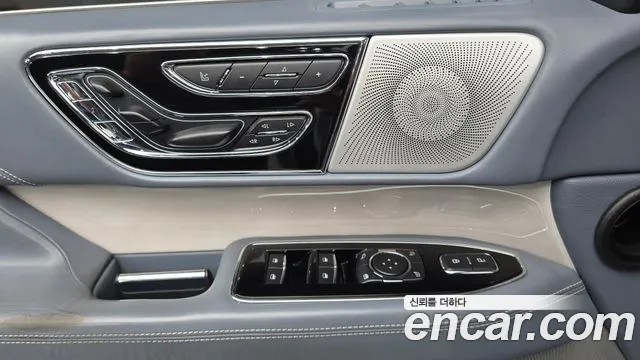 Lincoln Navigator 2019 — фото 19