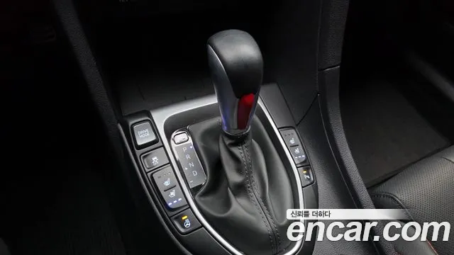 Hyundai Veloster 2018 — фото 9