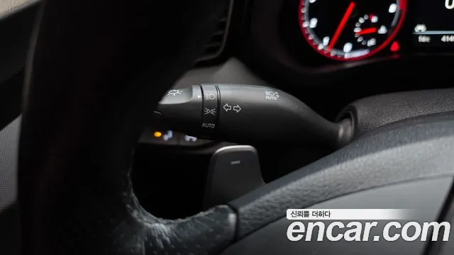 Hyundai Veloster 2018 — фото 17