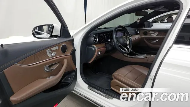 Mercedes-Benz E-Class 2021 — фото 10
