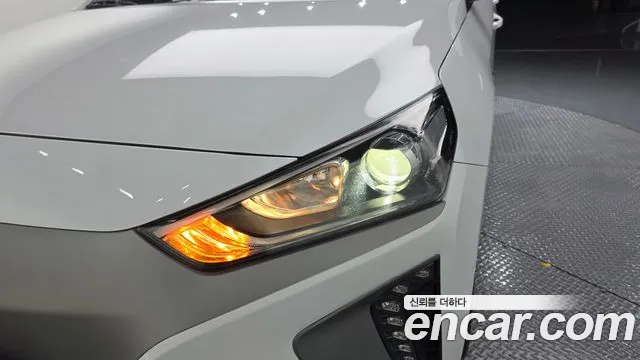 Hyundai Ioniq 2018 — фото 8