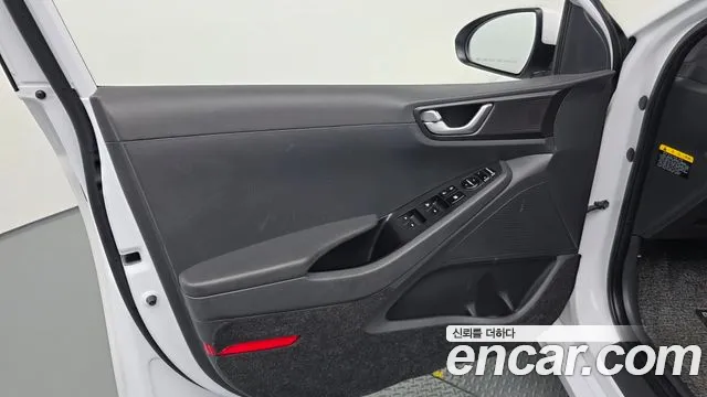 Hyundai Ioniq 2018 — фото 14