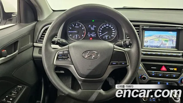 Hyundai AVANTE 2016 — фото 13