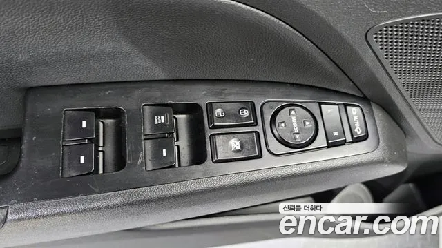 Hyundai AVANTE 2016 — фото 19