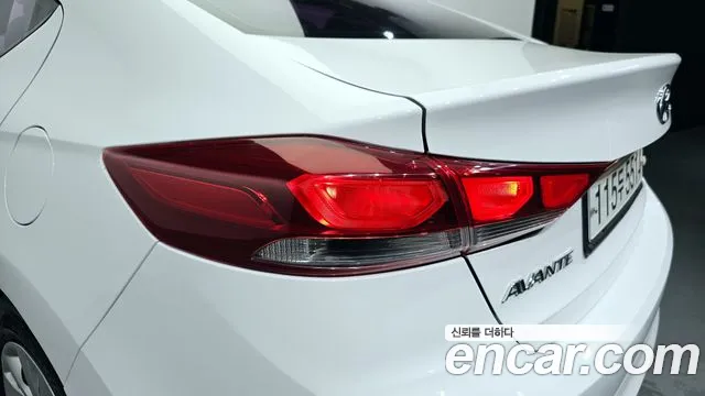 Hyundai AVANTE 2016 — фото 9