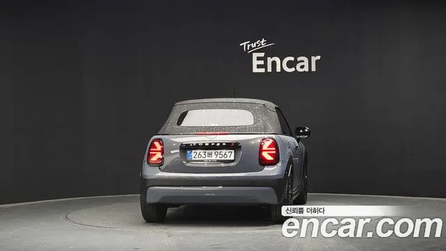 Mini Cooper Convertible 2025 — фото 4