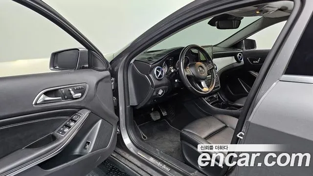 Mercedes-Benz GLA-Class 2017 — фото 10