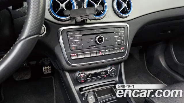 Mercedes-Benz GLA-Class 2017 — фото 16