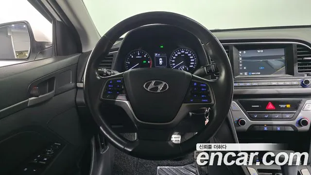 Hyundai AVANTE 2016 — фото 12
