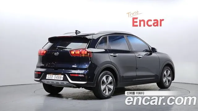 Kia Niro 2017 — фото 2