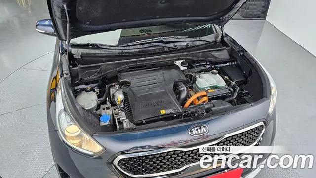 Kia Niro 2017 — фото 6